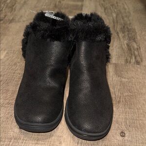 Clarks Black Faux-Fur Clog Slippers